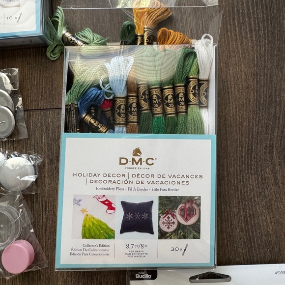 Embroidery starter kit comes with everything pictured - Picture 4 of 11